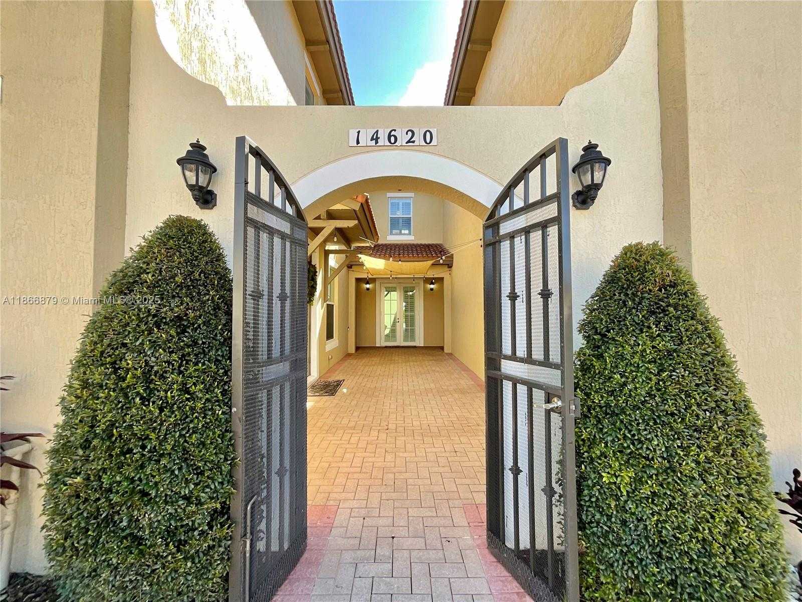 Small Image of 14620 SOUTH WEST 15TH ST, Pembroke Pines Number 4