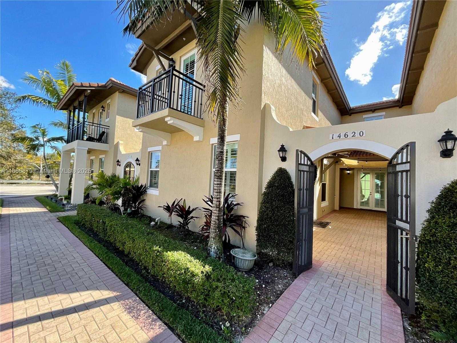 Small Image of 14620 SOUTH WEST 15TH ST, Pembroke Pines Number 5