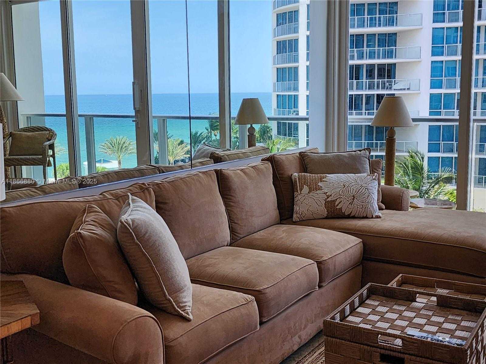 Small Image of 3505 SOUTH OCEAN DR #708, Hollywood Number 2