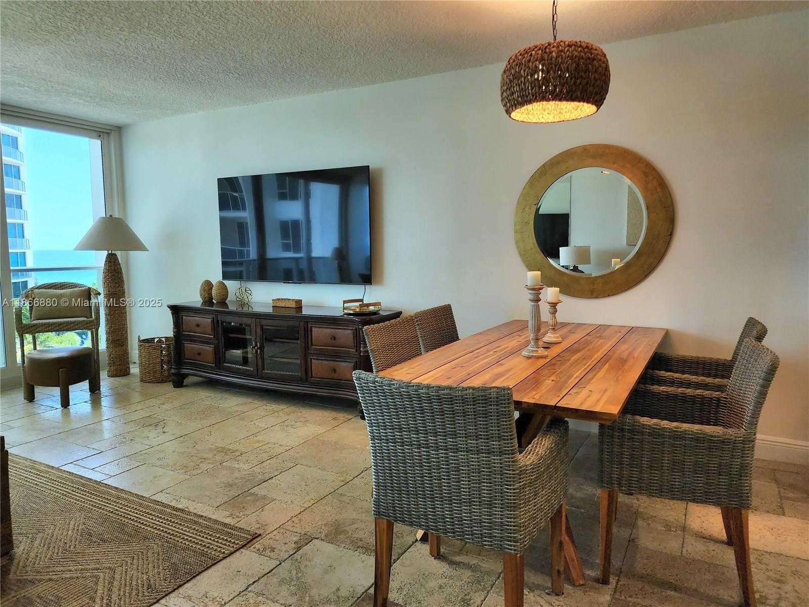 Small Image of 3505 SOUTH OCEAN DR #708, Hollywood Number 4