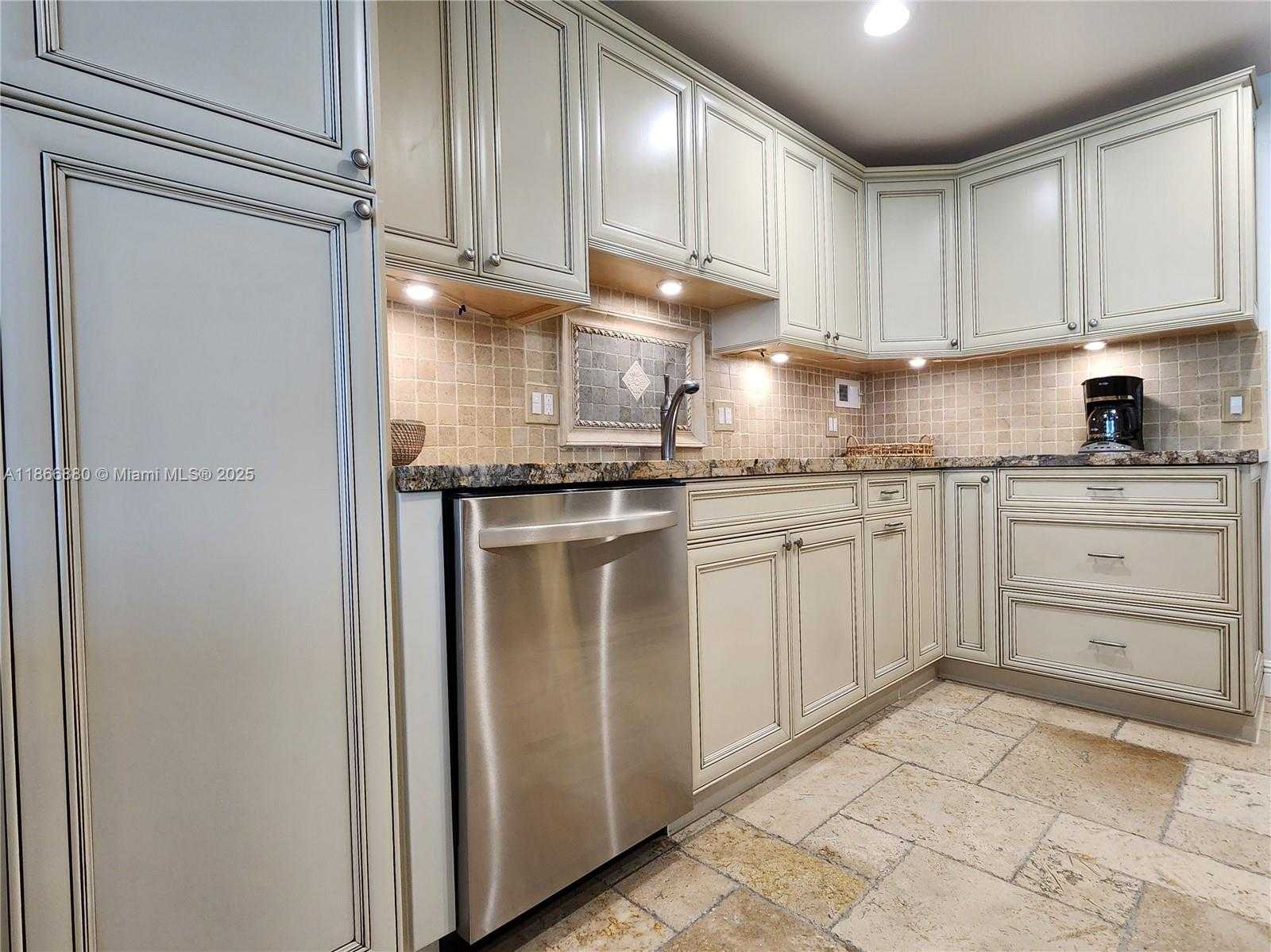Small Image of 3505 SOUTH OCEAN DR #708, Hollywood Number 9