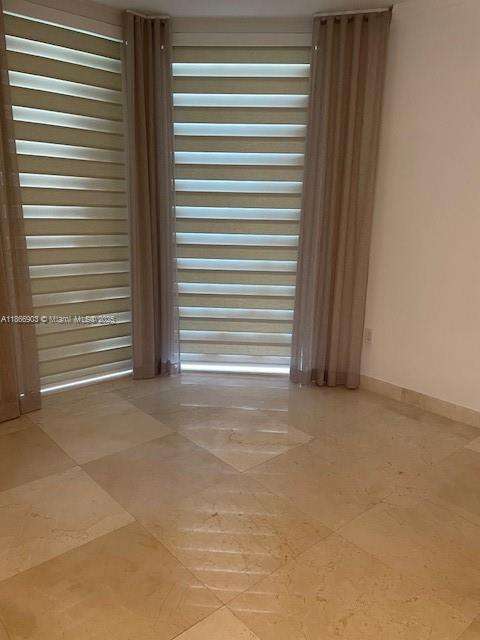 Small Image of Sunny Isles Beach Number 15