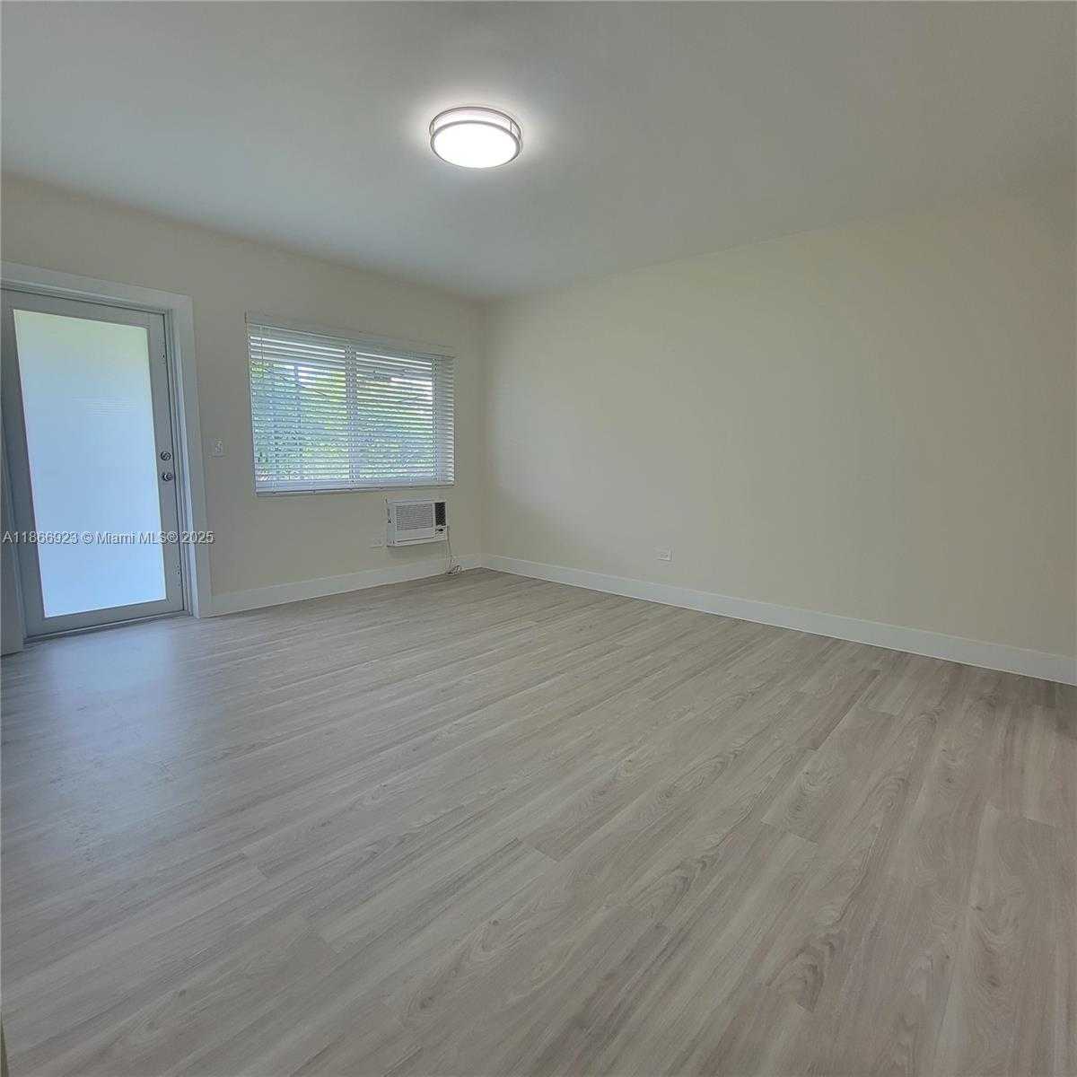 Small Image of 2140 BIARRITZ DR #4, Miami Beach Number 10