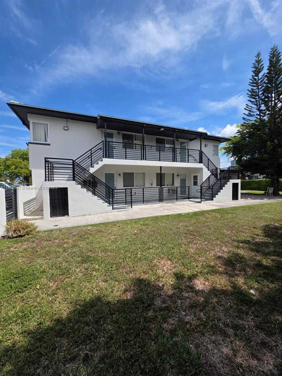 Small Image of 2140 BIARRITZ DR #4, Miami Beach Number 11