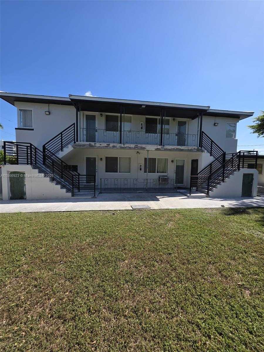 Small Image of 2140 BIARRITZ DR #4, Miami Beach Number 12