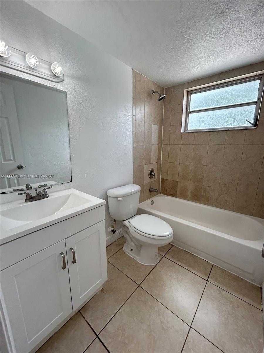 Small Image of 8287 NORTH EAST MIAMI CT #101, Miami Number 10