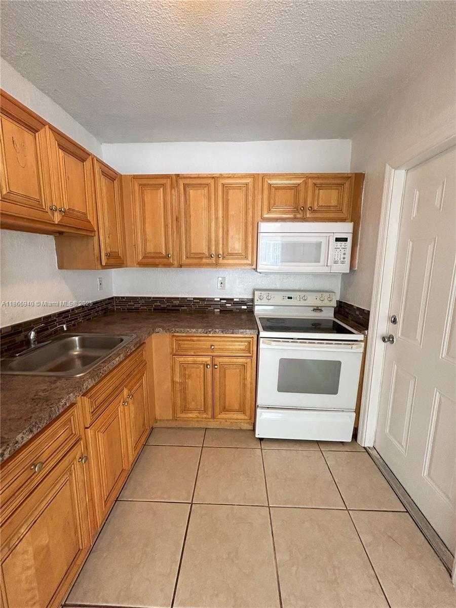 Small Image of 8287 NORTH EAST MIAMI CT #101, Miami Number 4
