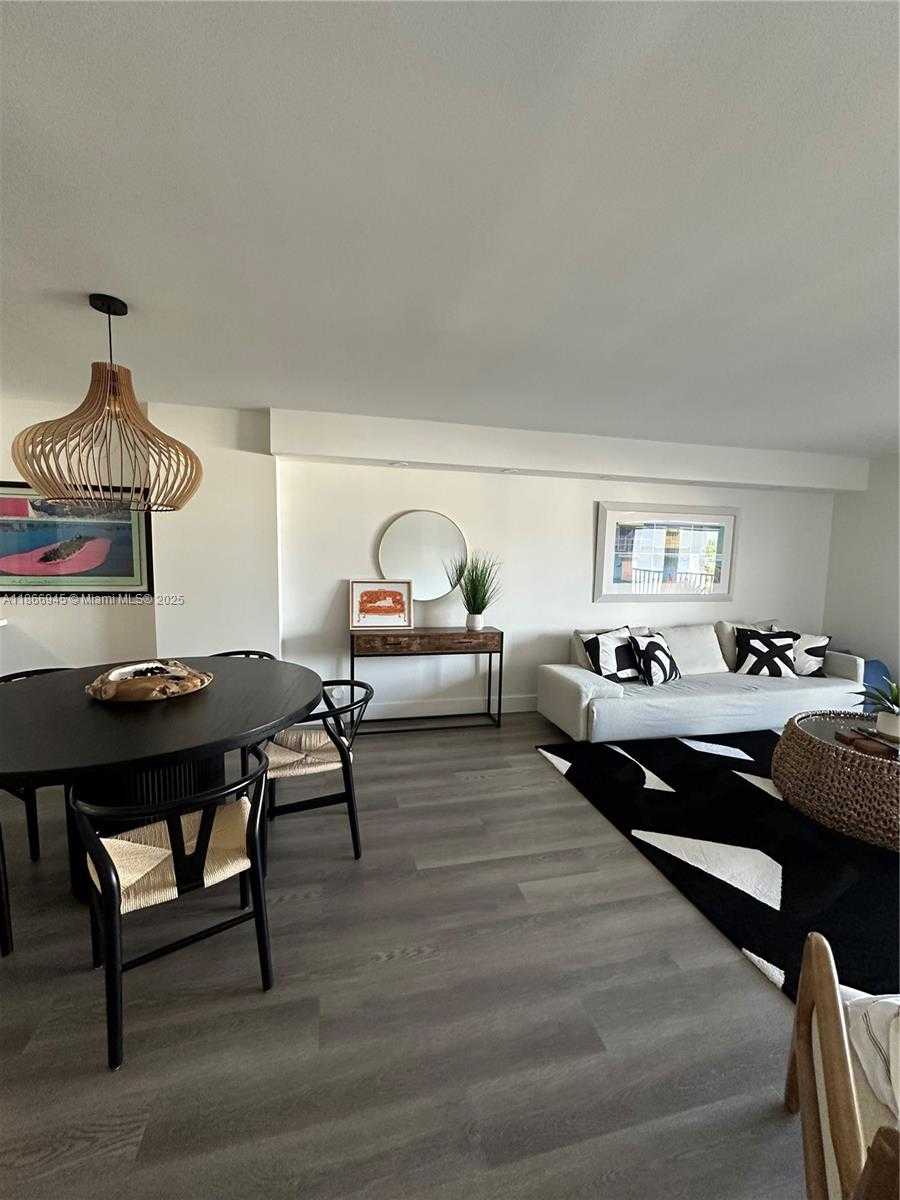 Small Image of 2625 COLLINS AVE #609, Miami Beach Number 10