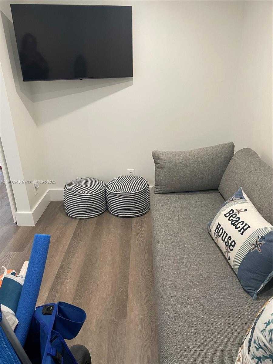Small Image of 2625 COLLINS AVE #609, Miami Beach Number 20
