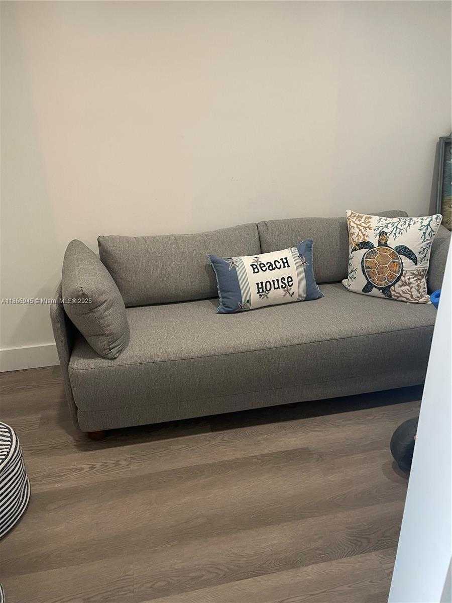 Small Image of 2625 COLLINS AVE #609, Miami Beach Number 21