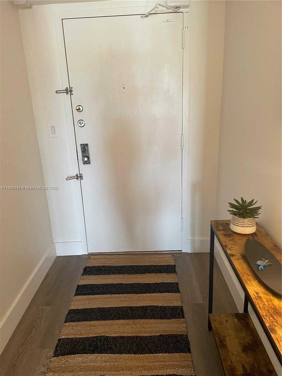 Small Image of 2625 COLLINS AVE #609, Miami Beach Number 24