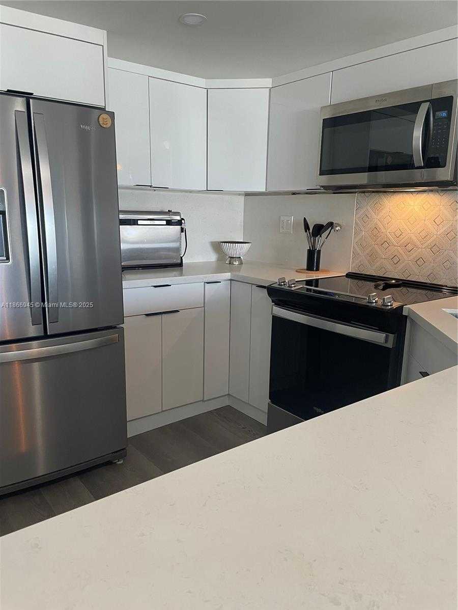 Small Image of 2625 COLLINS AVE #609, Miami Beach Number 28