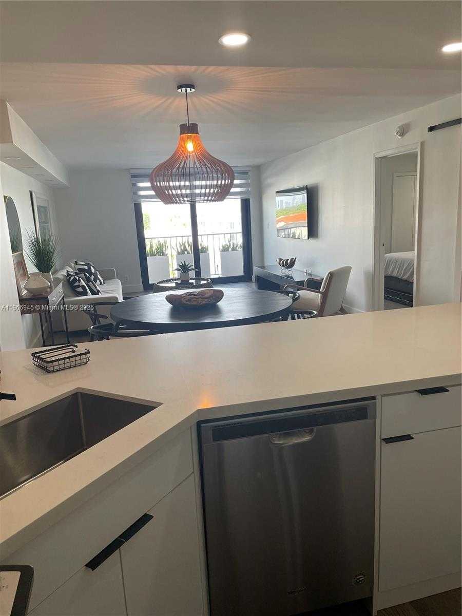 Small Image of 2625 COLLINS AVE #609, Miami Beach Number 29