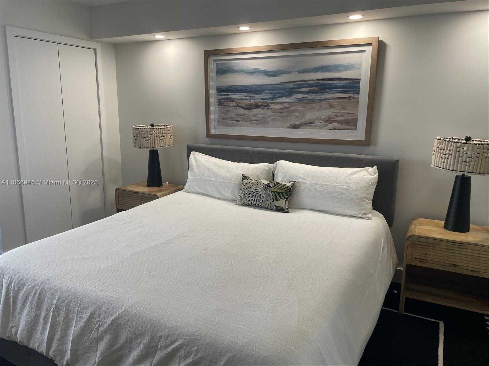 Small Image of 2625 COLLINS AVE #609, Miami Beach Number 35