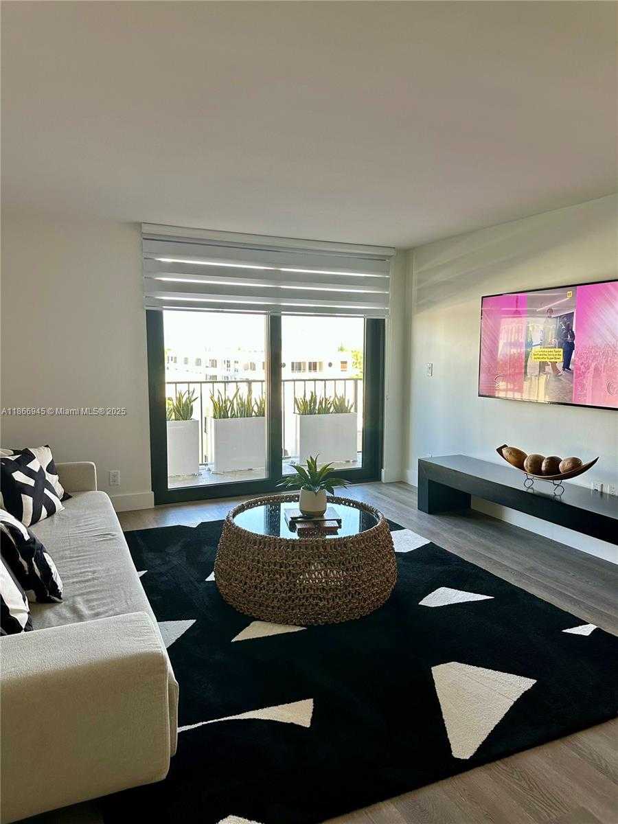 Small Image of 2625 COLLINS AVE #609, Miami Beach Number 6