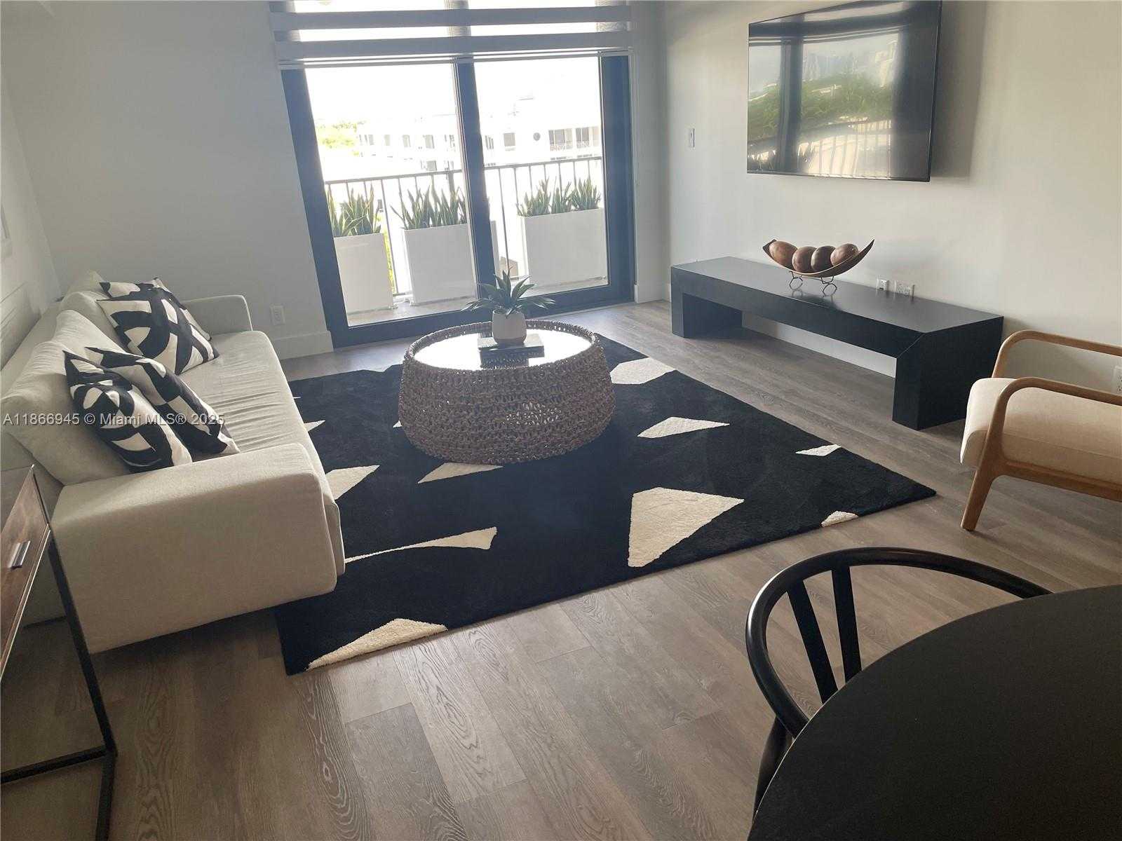 Small Image of 2625 COLLINS AVE #609, Miami Beach Number 7
