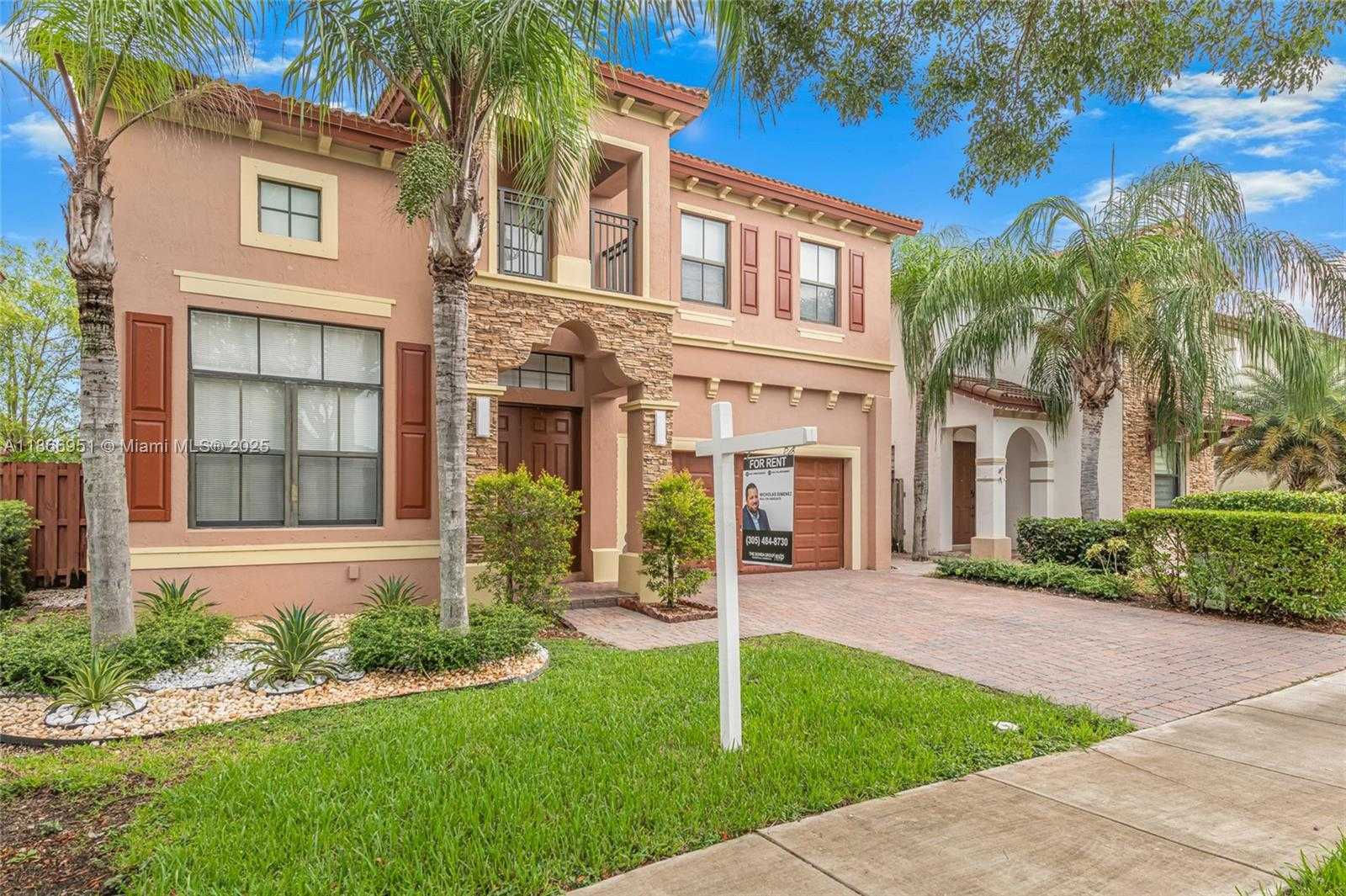 Small Image of 642 SOUTH EAST 37TH PL, Homestead Number 2