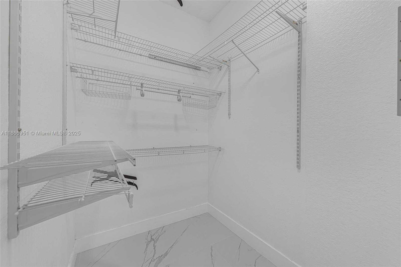 Small Image of 642 SOUTH EAST 37TH PL, Homestead Number 21