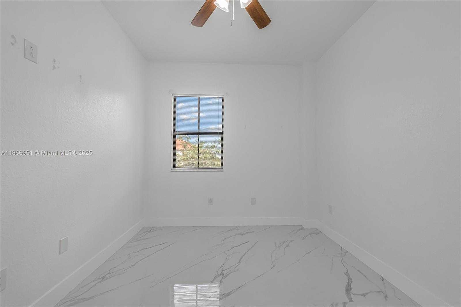 Small Image of 642 SOUTH EAST 37TH PL, Homestead Number 25