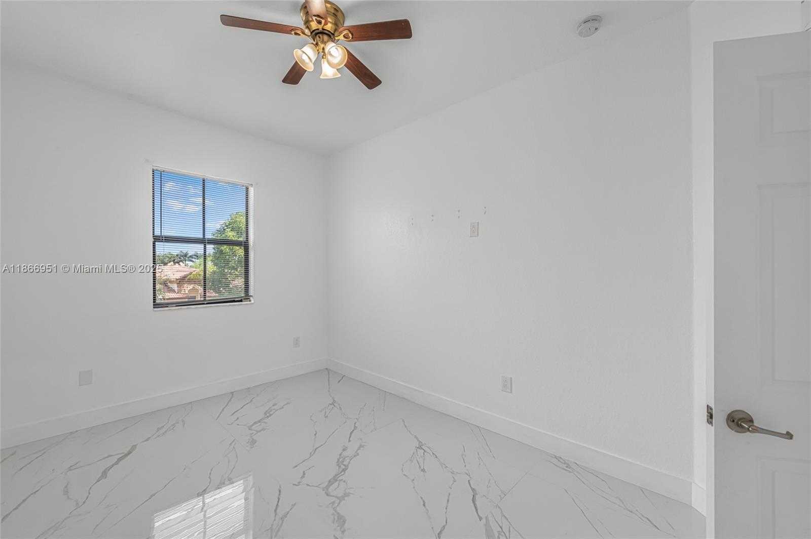 Small Image of 642 SOUTH EAST 37TH PL, Homestead Number 28