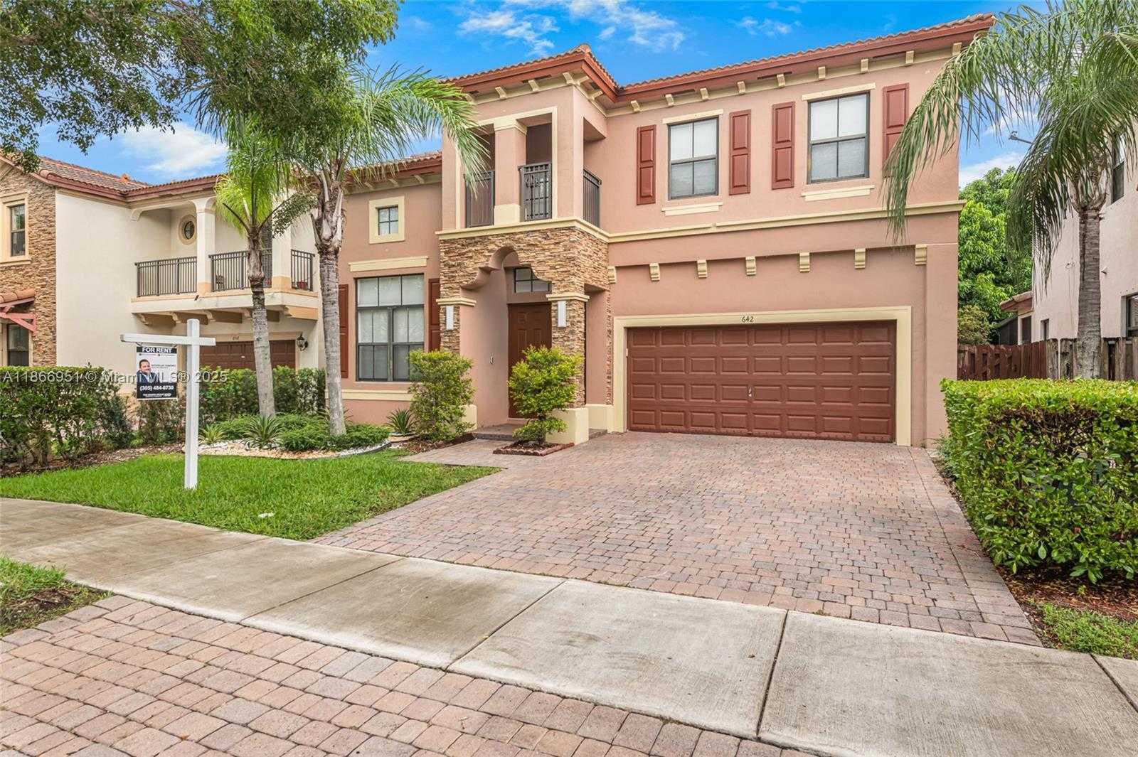 Small Image of 642 SOUTH EAST 37TH PL, Homestead Number 32