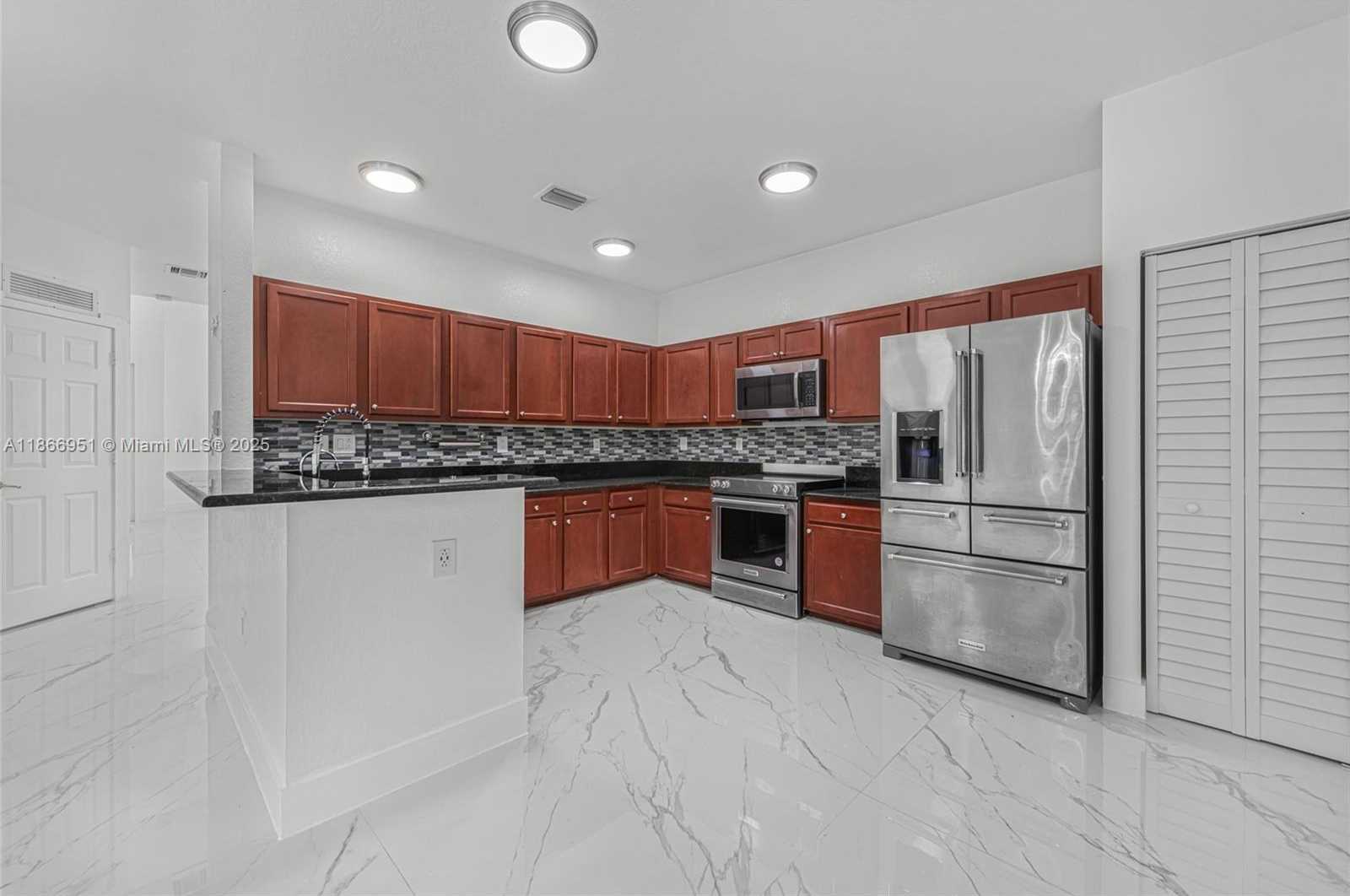 Small Image of 642 SOUTH EAST 37TH PL, Homestead Number 9