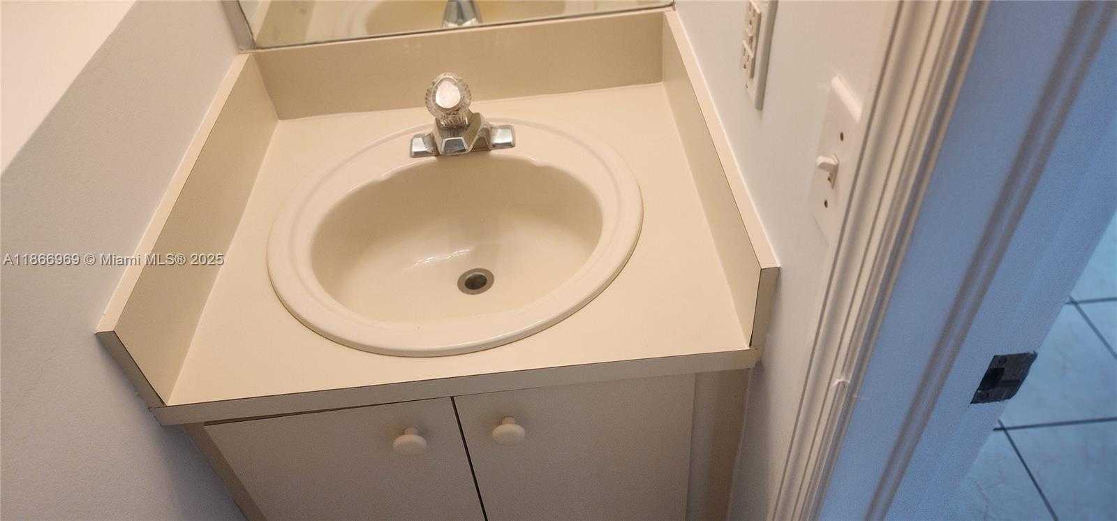 Small Image of 8545 SOUTH WEST 152ND AVE #194, Miami Number 21