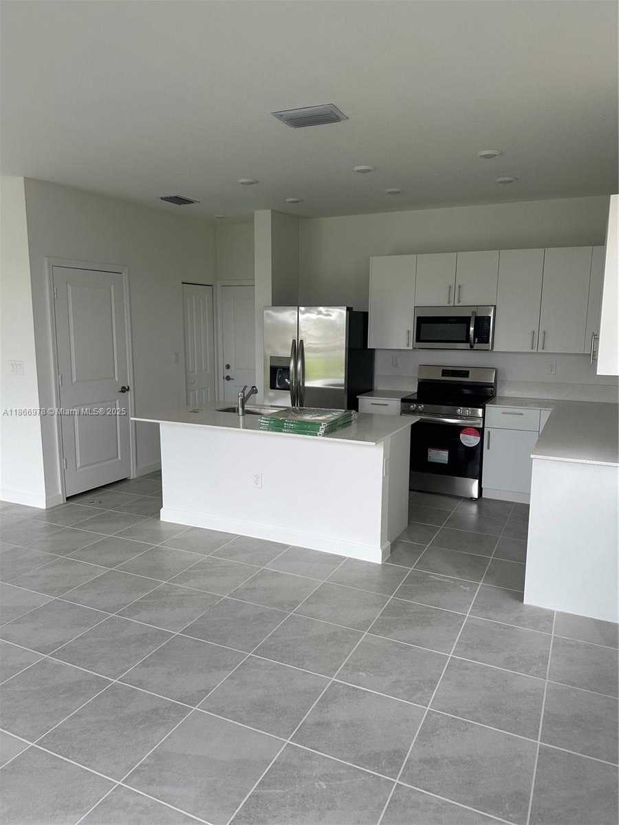 Small Image of 2464 SOUTH EAST 24 AVE #2464, Homestead Number 13