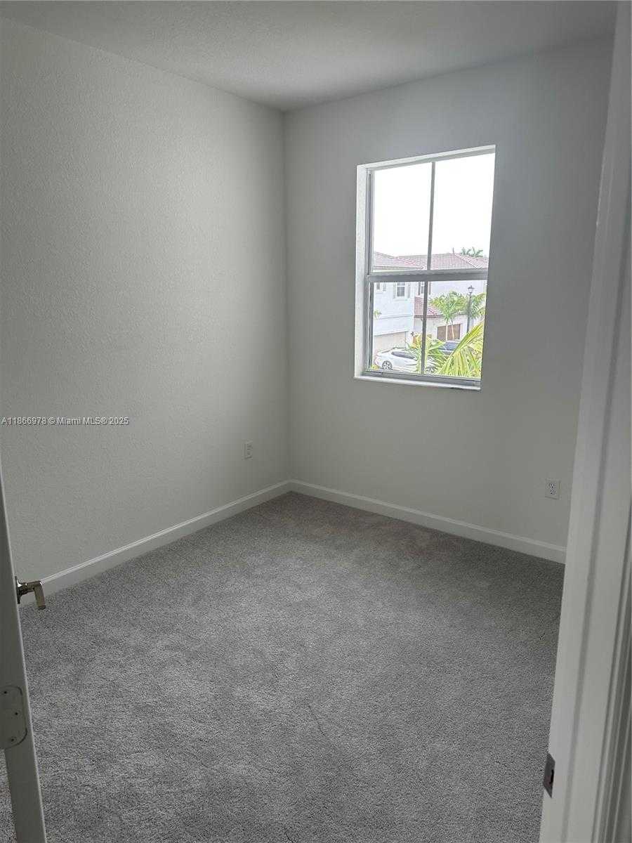 Small Image of 2464 SOUTH EAST 24 AVE #2464, Homestead Number 16