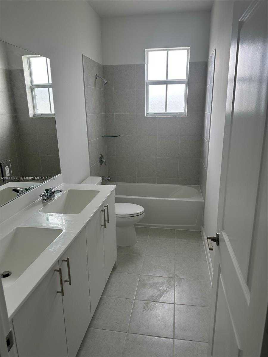Small Image of 2464 SOUTH EAST 24 AVE #2464, Homestead Number 17