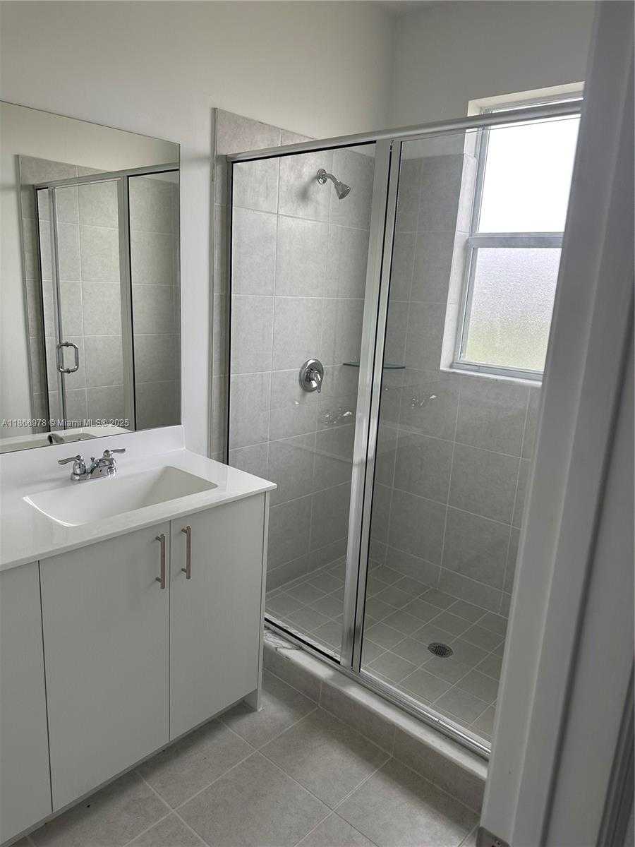Small Image of 2464 SOUTH EAST 24 AVE #2464, Homestead Number 4