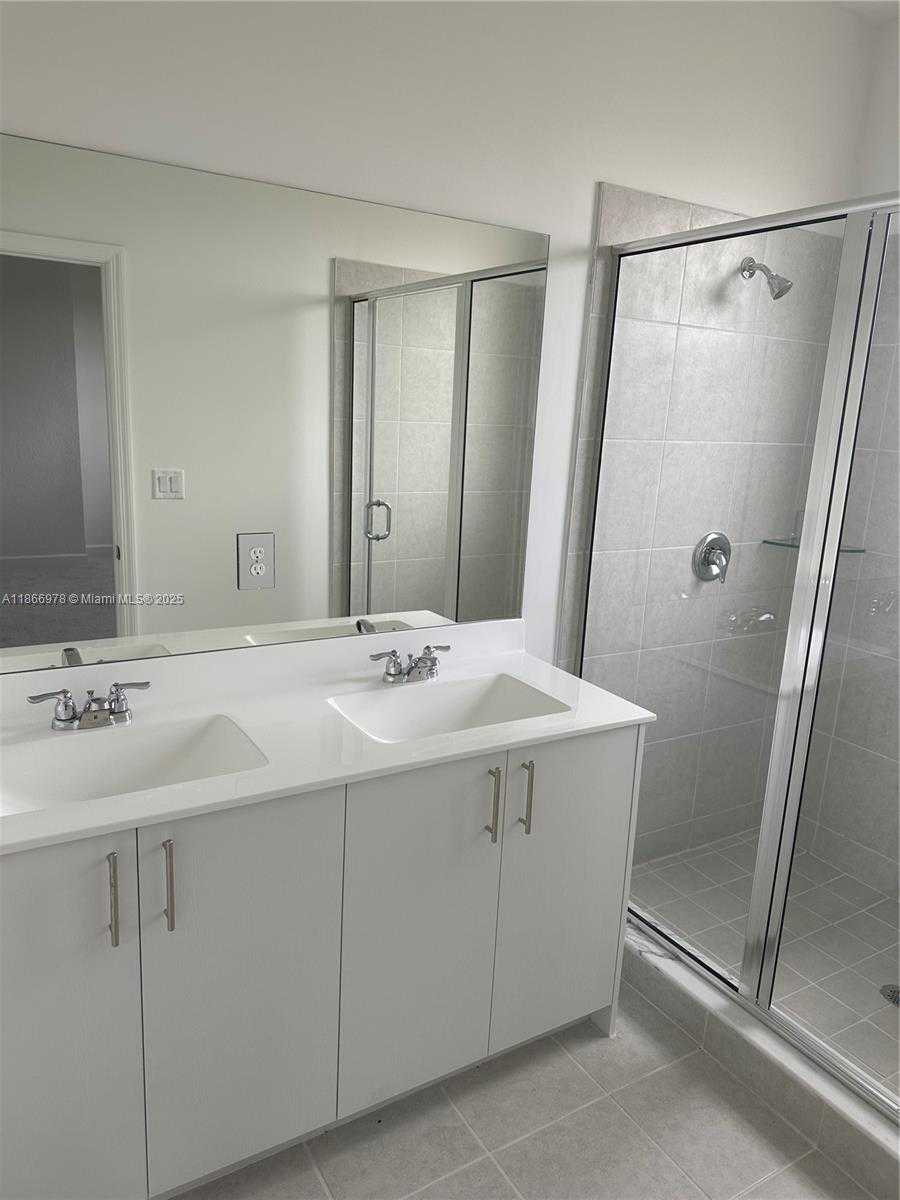 Small Image of 2464 SOUTH EAST 24 AVE #2464, Homestead Number 5