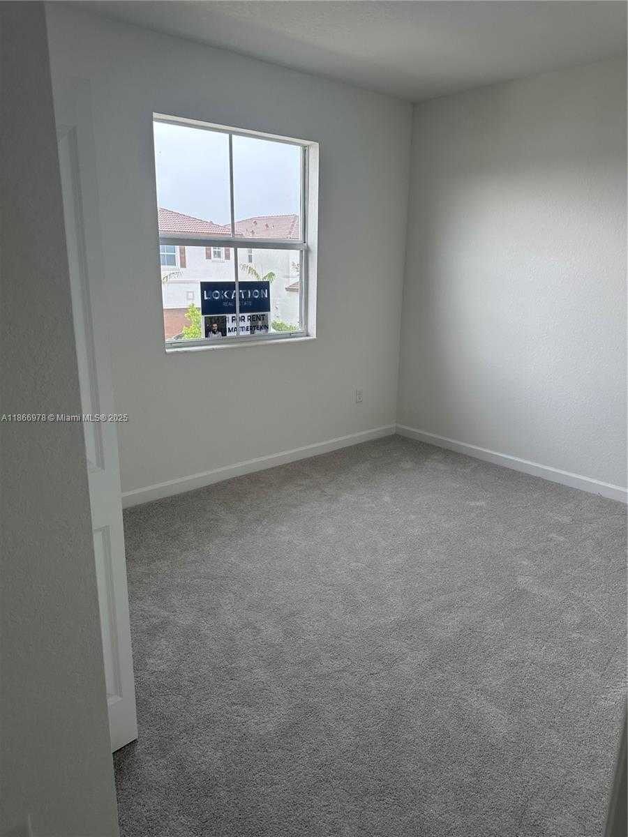 Small Image of 2464 SOUTH EAST 24 AVE #2464, Homestead Number 6