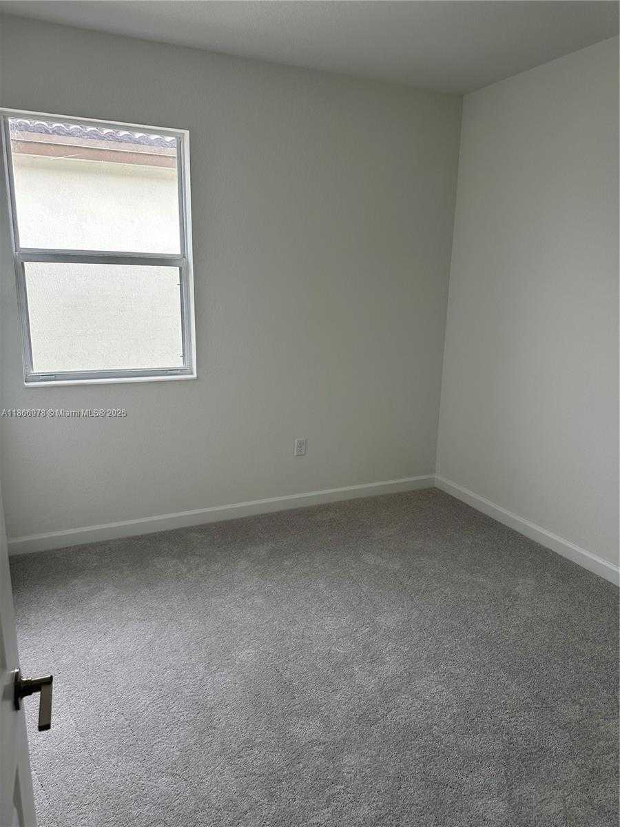 Small Image of 2464 SOUTH EAST 24 AVE #2464, Homestead Number 7