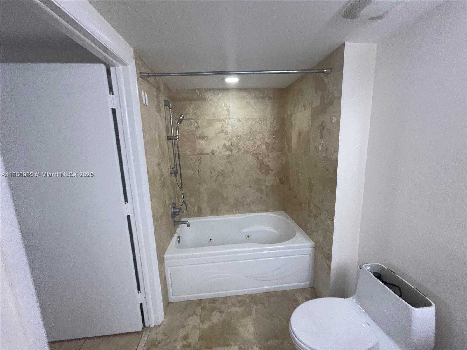 Small Image of 41 SOUTH EAST 5TH ST #1404, Miami Number 11