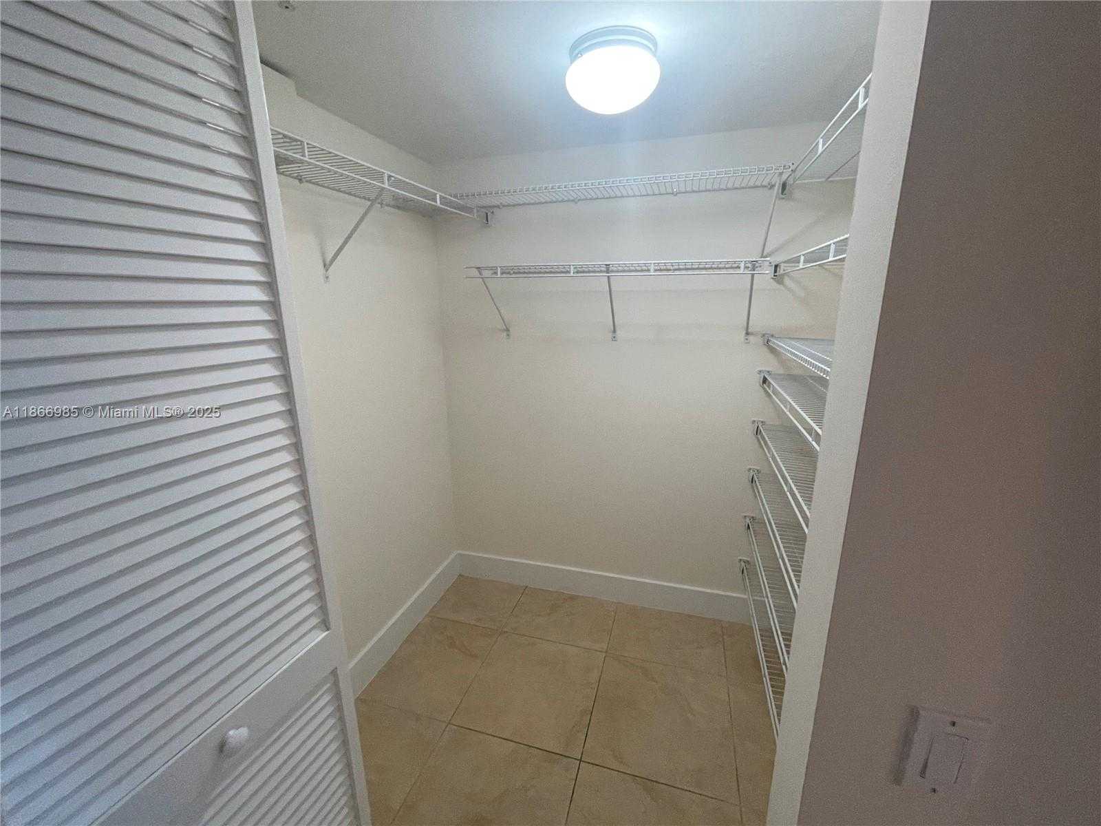 Small Image of 41 SOUTH EAST 5TH ST #1404, Miami Number 9