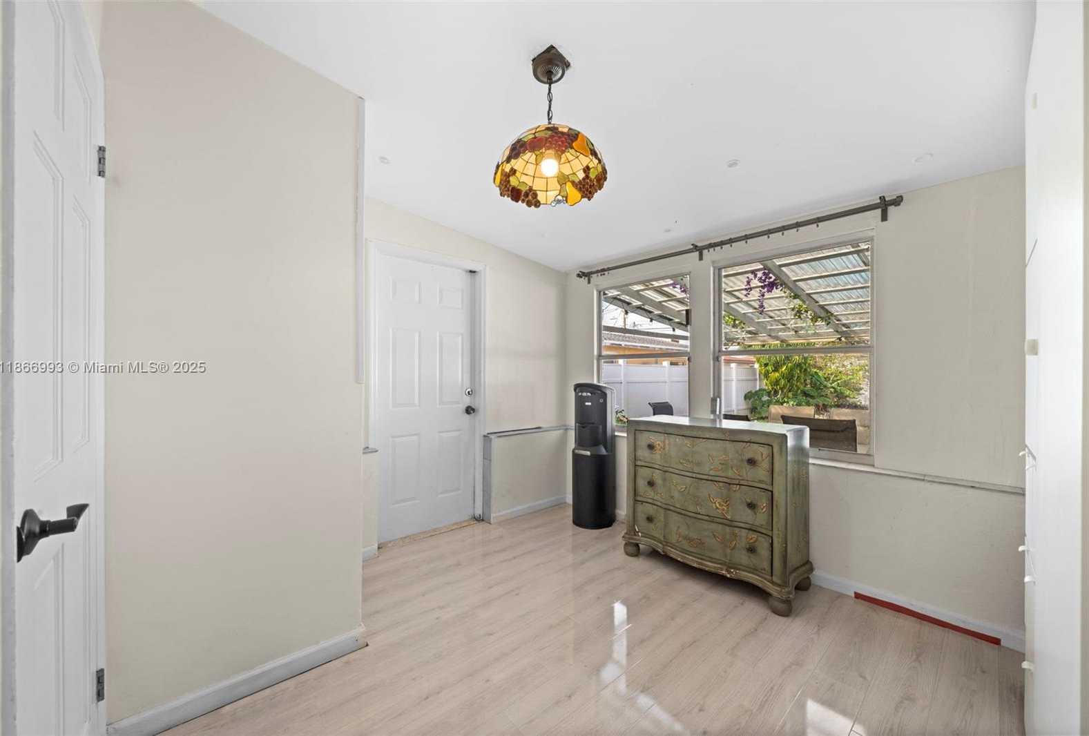 Small Image of 1935 ARTHUR ST, Hollywood Number 12