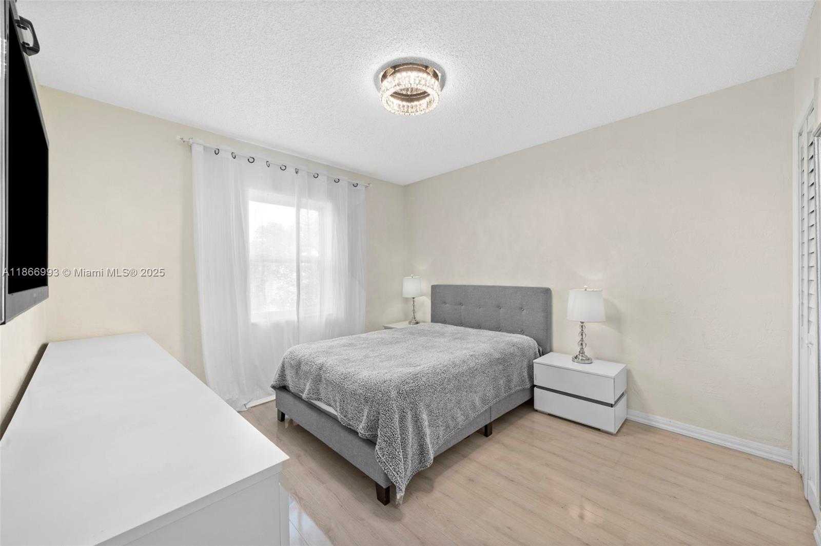 Small Image of 1935 ARTHUR ST, Hollywood Number 17