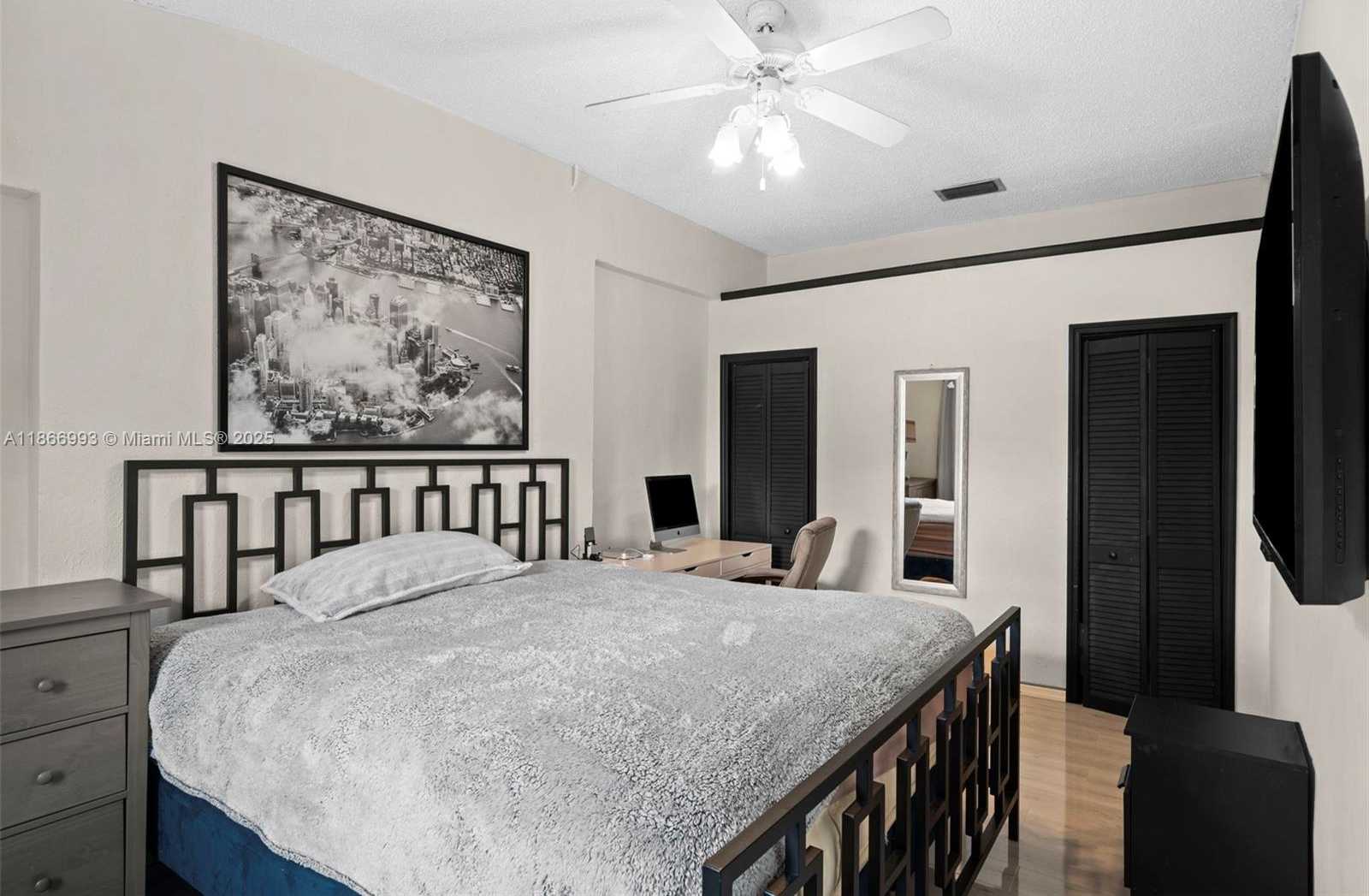 Small Image of 1935 ARTHUR ST, Hollywood Number 20