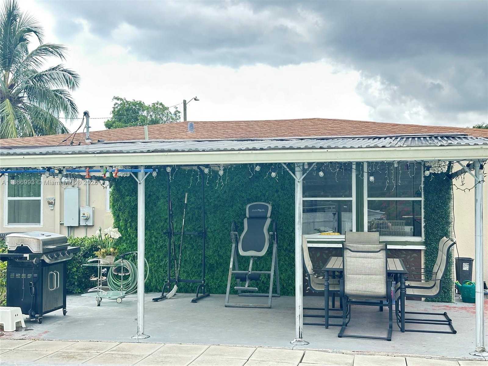Small Image of 1935 ARTHUR ST, Hollywood Number 9