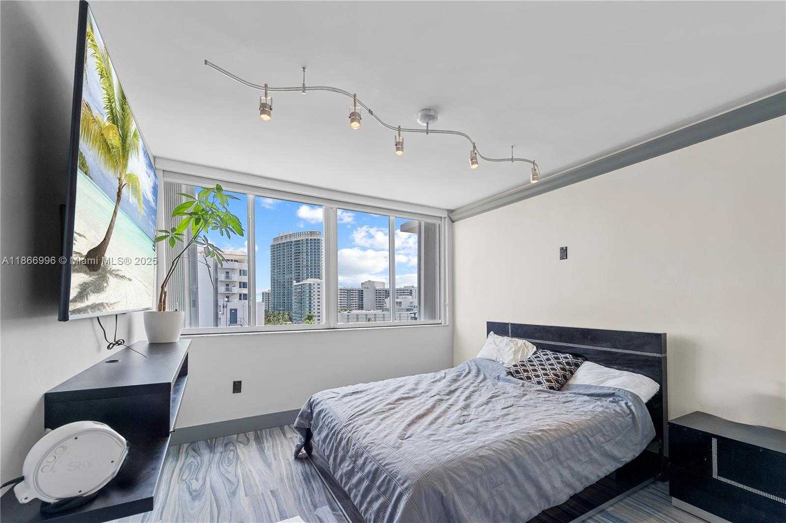 Small Image of 1345 LINCOLN RD #1105, Miami Beach Number 17