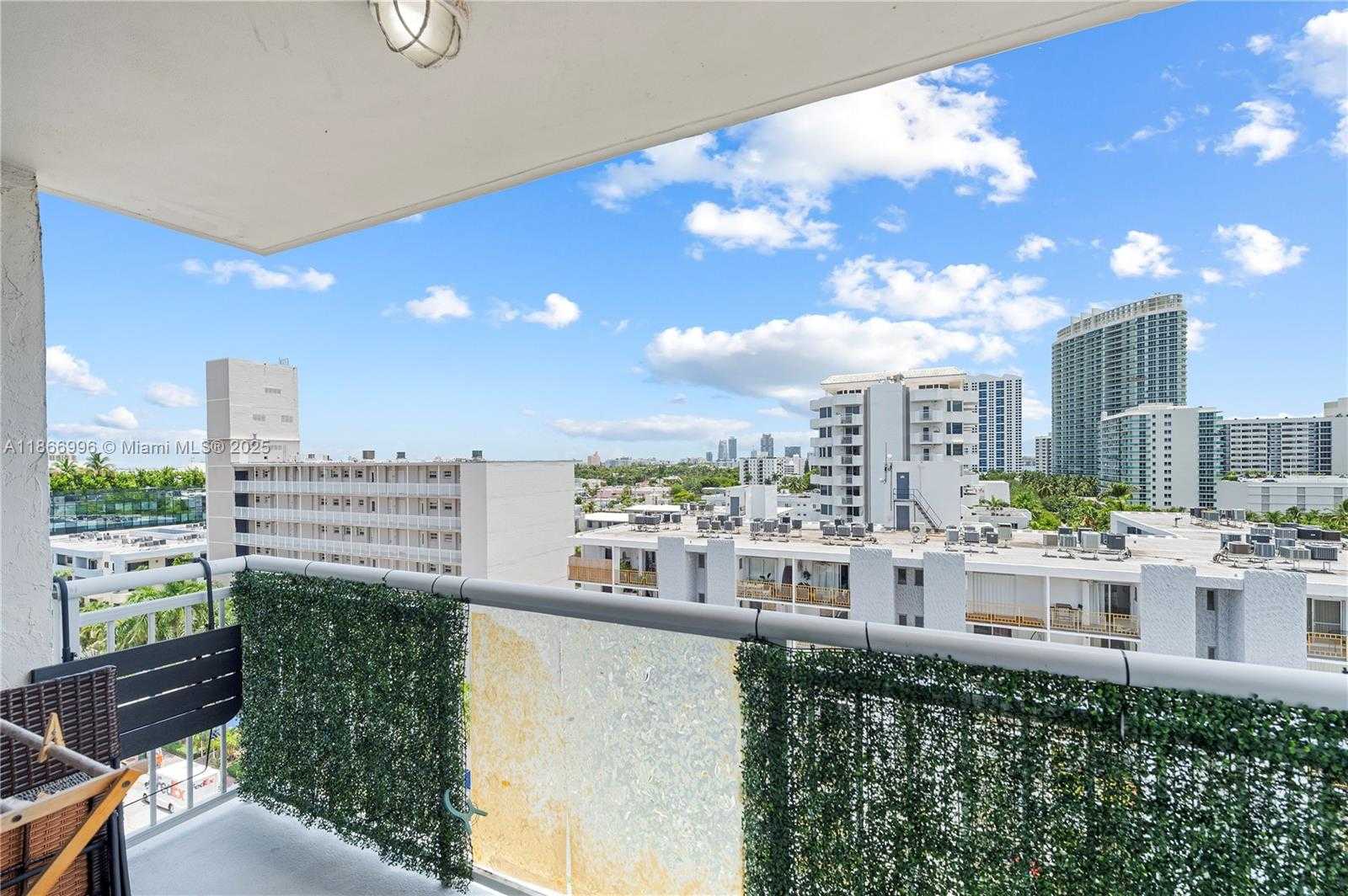 Small Image of 1345 LINCOLN RD #1105, Miami Beach Number 4