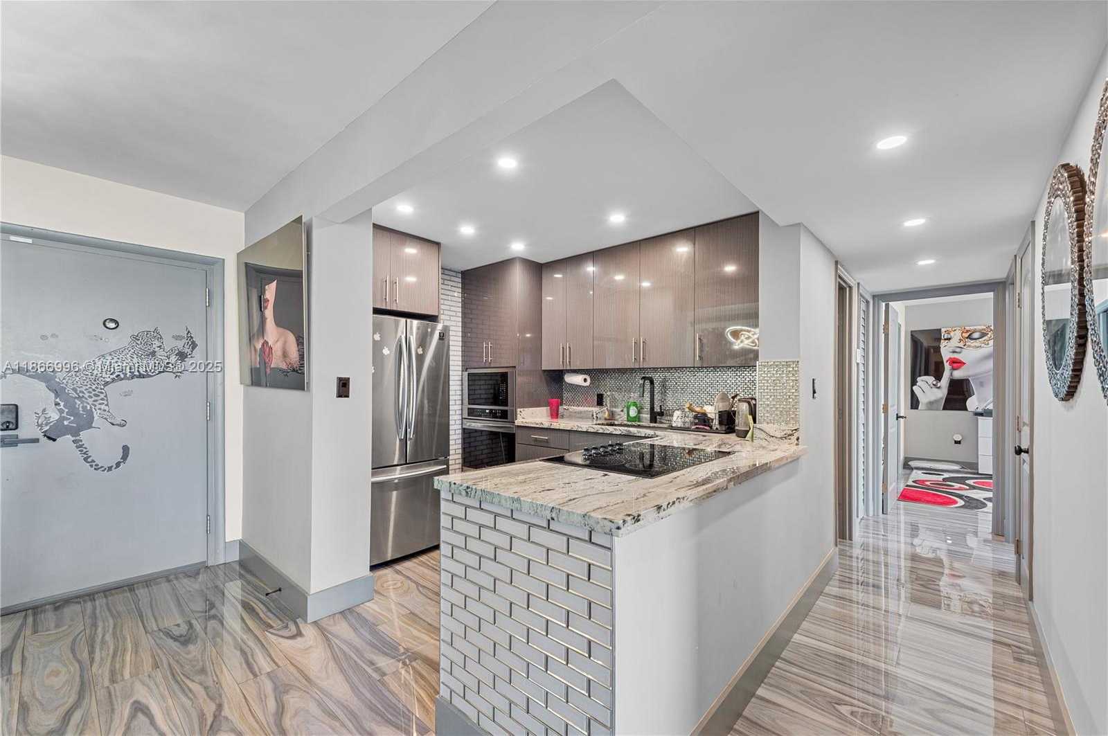 Small Image of 1345 LINCOLN RD #1105, Miami Beach Number 9