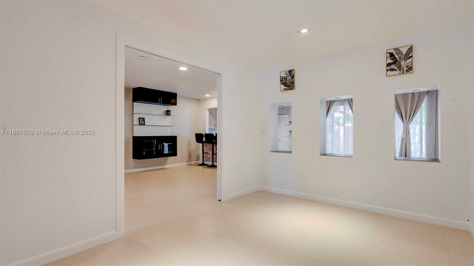 Small Image of 10953 SOUTH WEST 75TH ST, Miami Number 12