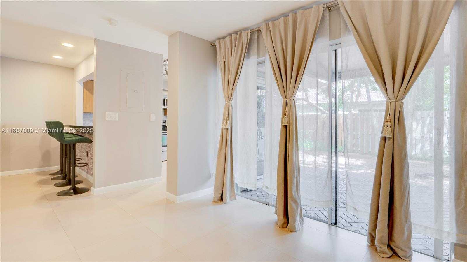 Small Image of 10953 SOUTH WEST 75TH ST, Miami Number 14