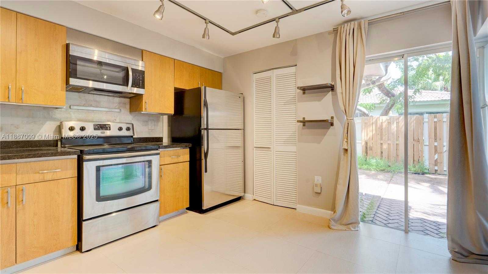 Small Image of 10953 SOUTH WEST 75TH ST, Miami Number 15