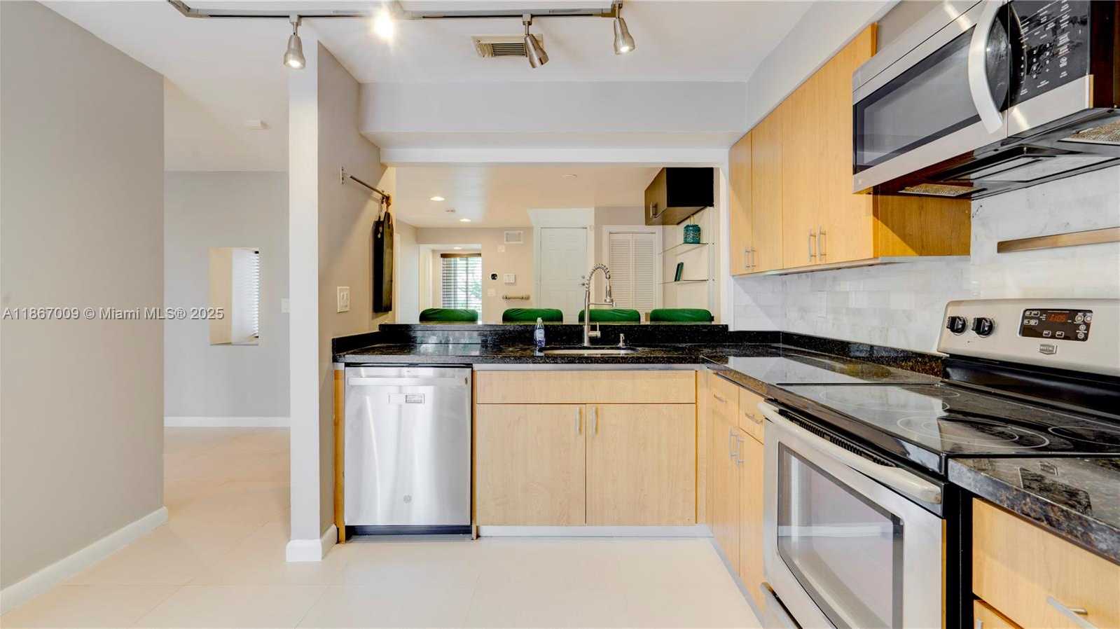 Small Image of 10953 SOUTH WEST 75TH ST, Miami Number 17