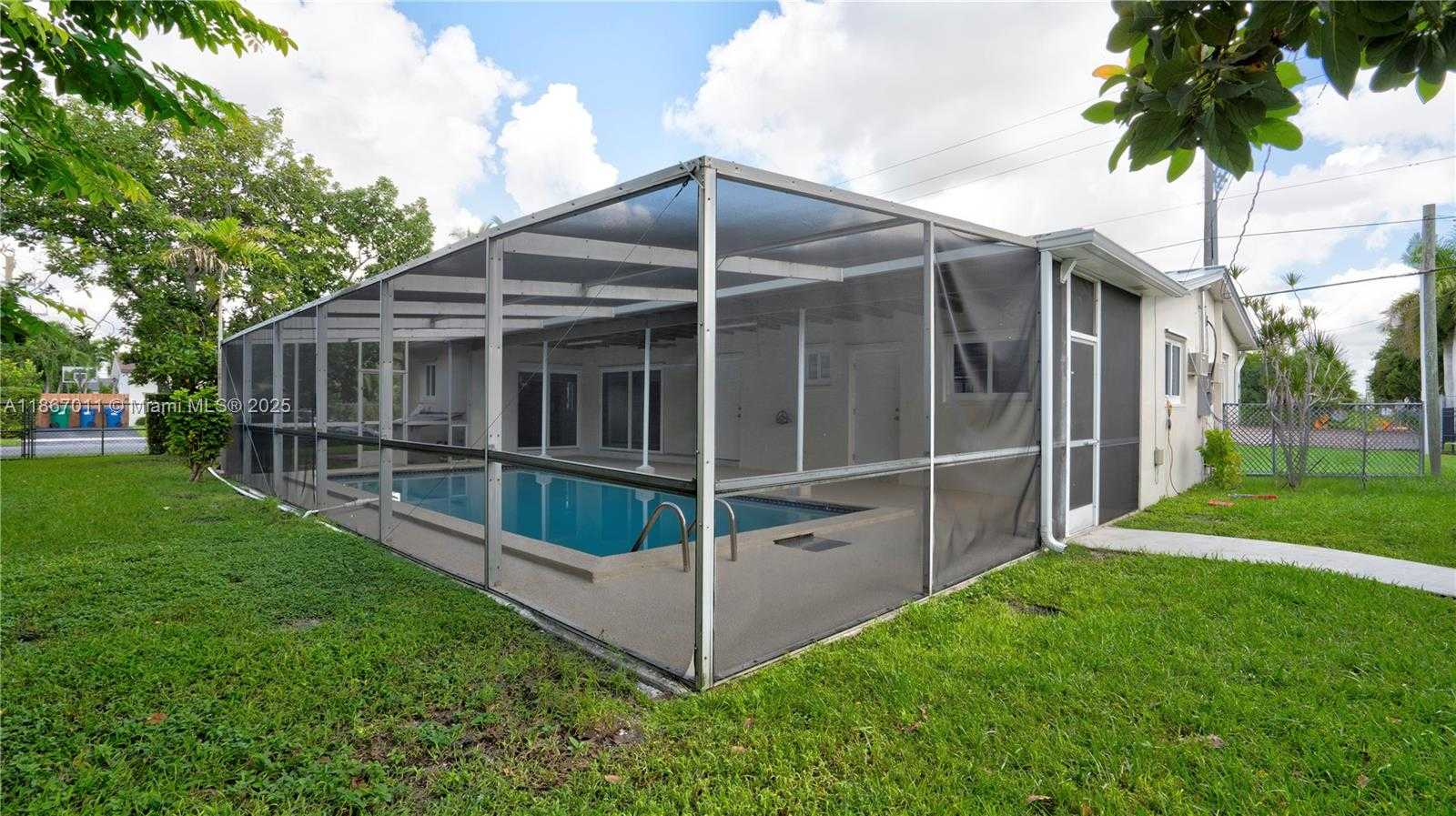 Small Image of 8942 SOUTH WEST 16TH ST, Miami Number 12