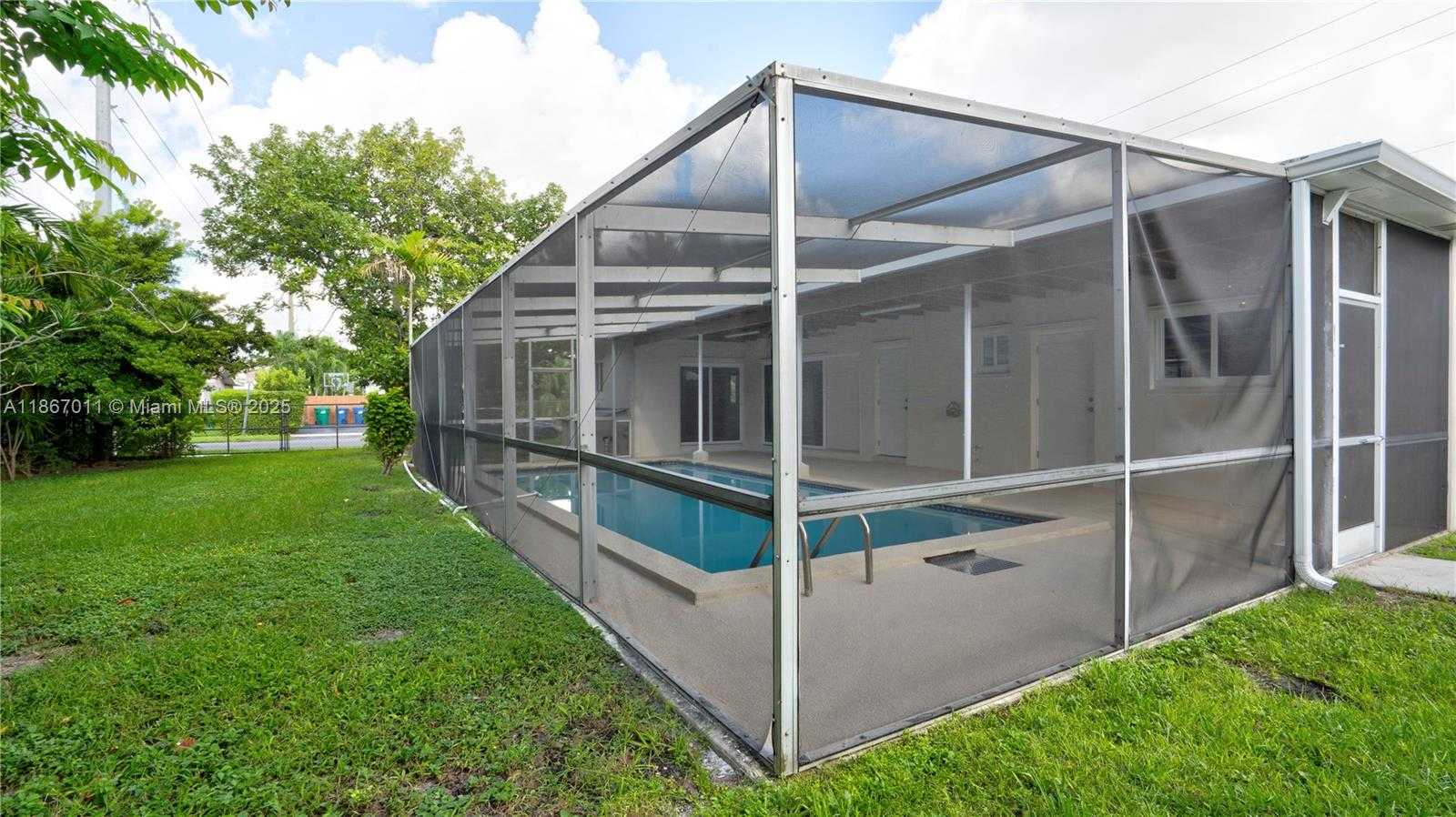 Small Image of 8942 SOUTH WEST 16TH ST, Miami Number 13