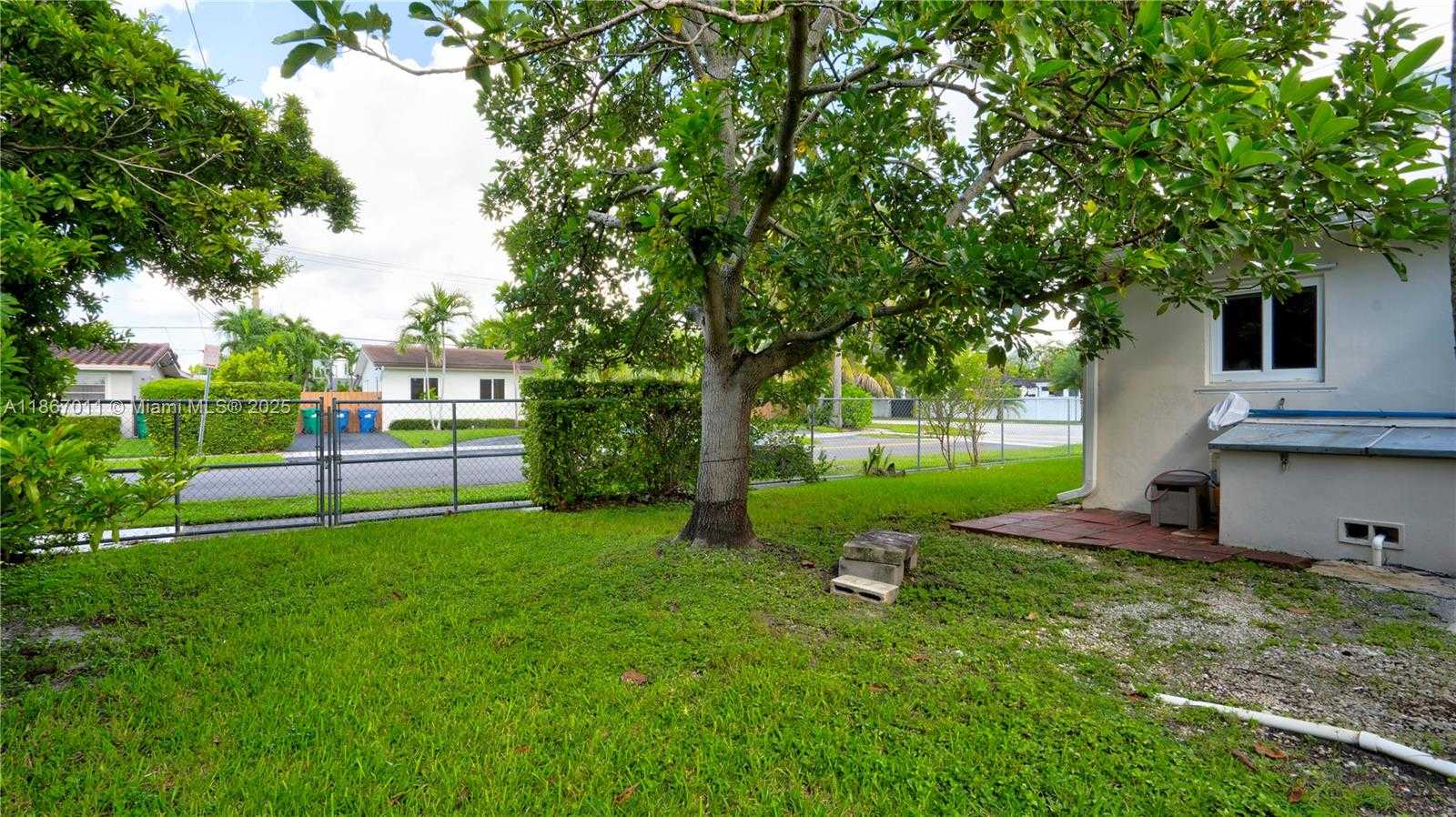 Small Image of 8942 SOUTH WEST 16TH ST, Miami Number 15